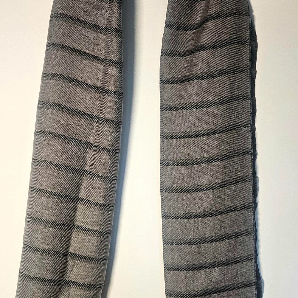 Banana Republic 100% Woold Gray/Black Fringed 6 FT Scarf One Size NWT